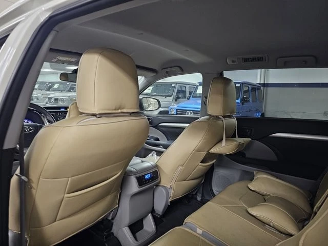 2015 Toyota Highlander - Image 7 of 12