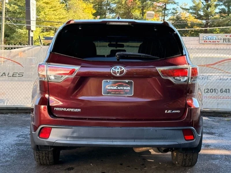 2015 Toyota Highlander - Image 10 of 12