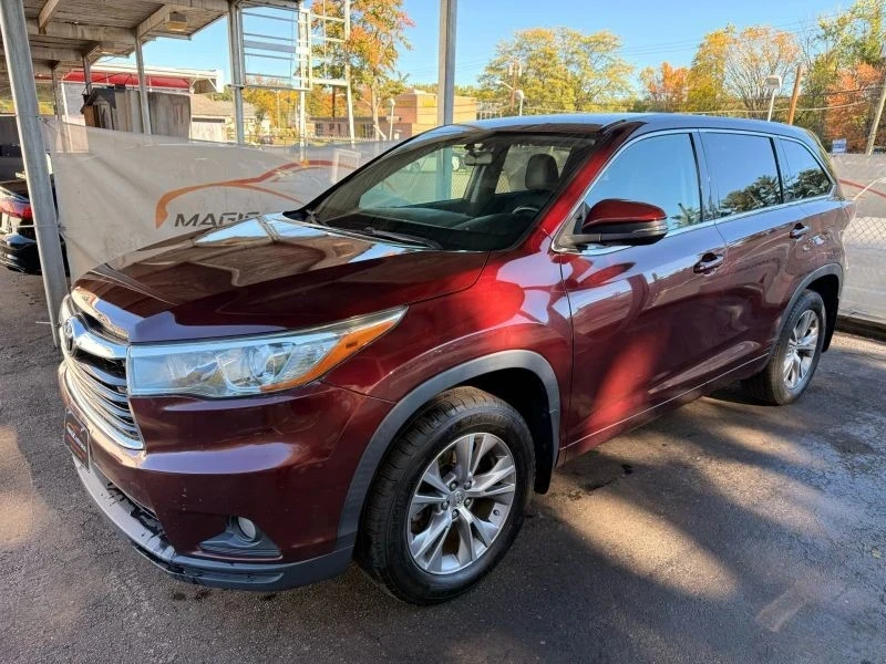 2015 Toyota Highlander - Image 8 of 12