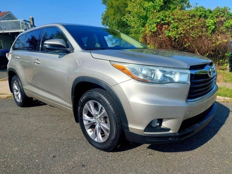 2015 Toyota Highlander - Image 9 of 12