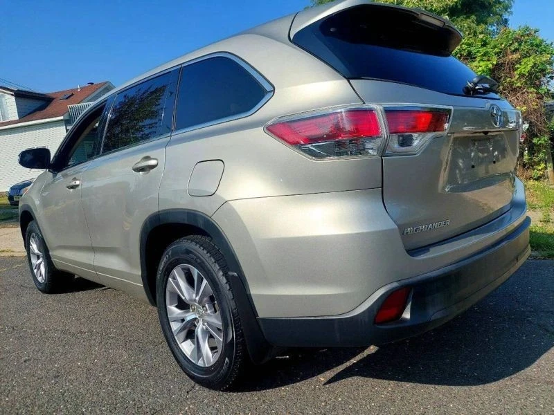 2015 Toyota Highlander - Image 6 of 12