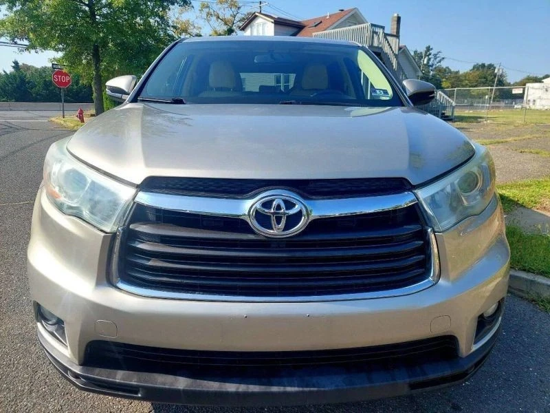 2015 Toyota Highlander - Image 10 of 12