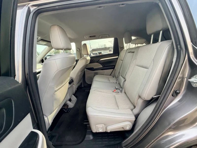 2015 Toyota Highlander - Image 12 of 12