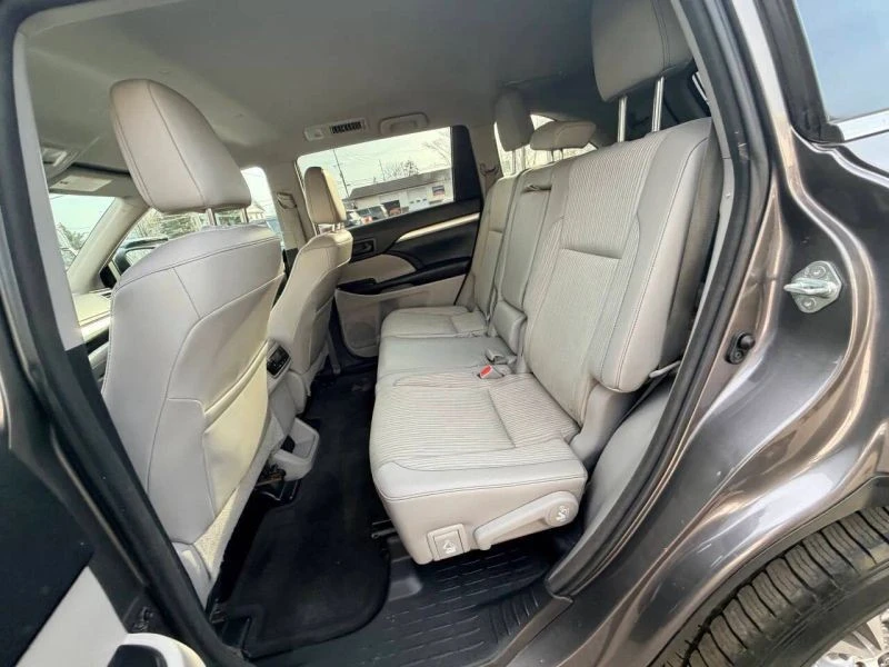 2015 Toyota Highlander - Image 10 of 12