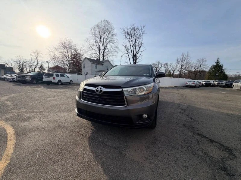 2015 Toyota Highlander - Image 2 of 12