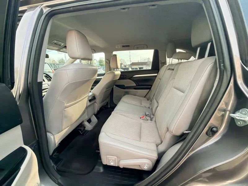 2015 Toyota Highlander - Image 11 of 12