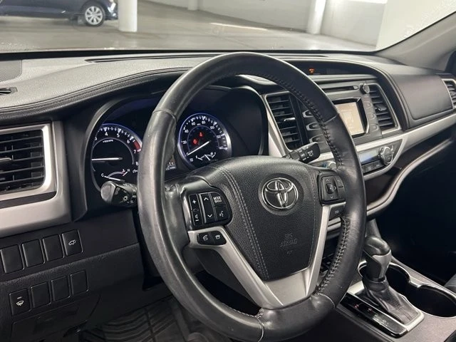 2015 Toyota Highlander - Image 7 of 9