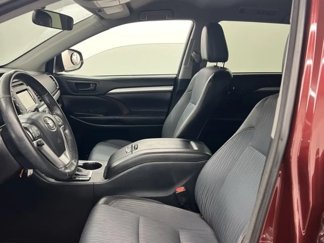 2015 Toyota Highlander - Image 8 of 9