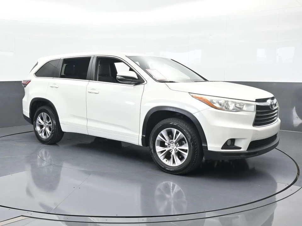 2015 Toyota Highlander - Image 8 of 12