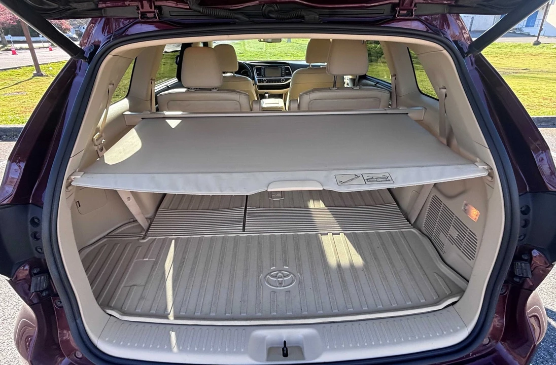 2015 Toyota Highlander - Image 13 of 21