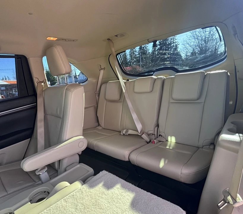 2015 Toyota Highlander - Image 10 of 21