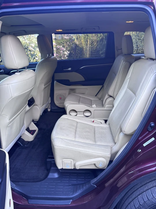 2015 Toyota Highlander - Image 9 of 21