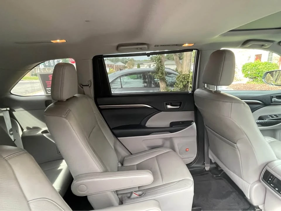 2015 Toyota Highlander - Image 5 of 9