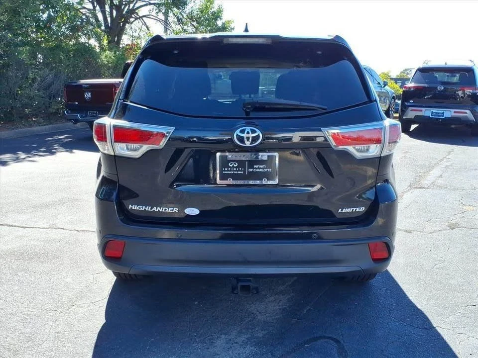 2015 Toyota Highlander - Image 12 of 16