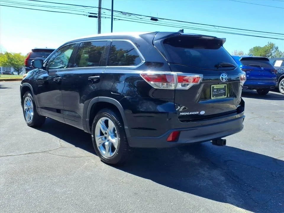 2015 Toyota Highlander - Image 11 of 16