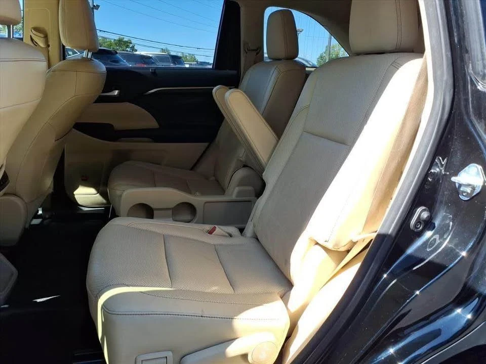 2015 Toyota Highlander - Image 15 of 16