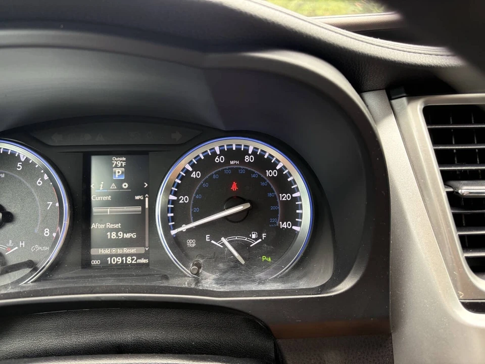 2015 Toyota Highlander - Image 15 of 21