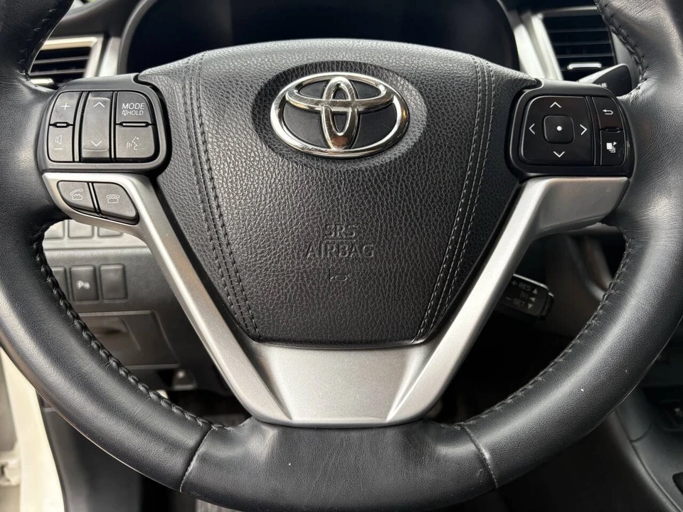 2015 Toyota Highlander - Image 9 of 21