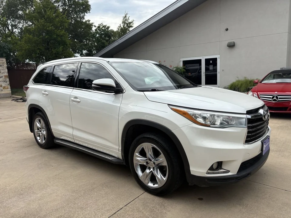 2015 Toyota Highlander - Image 2 of 21
