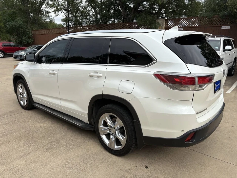 2015 Toyota Highlander - Image 19 of 21