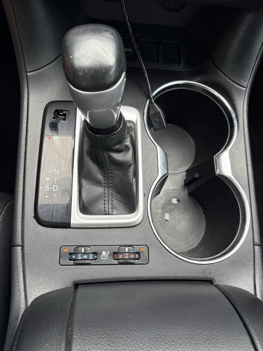 2015 Toyota Highlander - Image 12 of 21