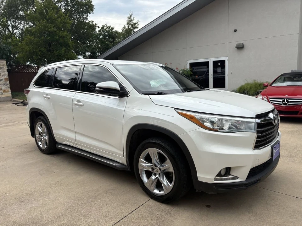 2015 Toyota Highlander - Image 2 of 21