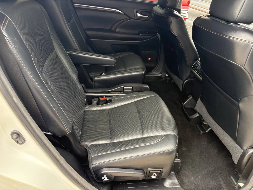 2015 Toyota Highlander - Image 6 of 21