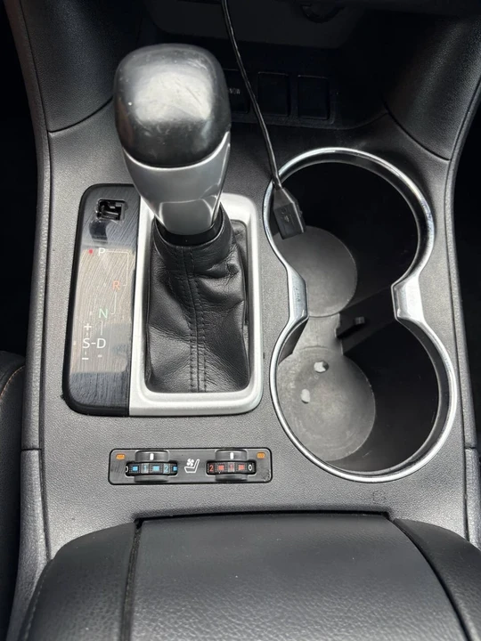 2015 Toyota Highlander - Image 12 of 21