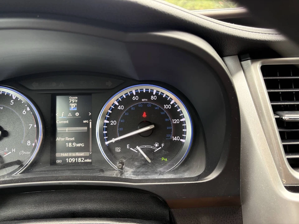 2015 Toyota Highlander - Image 15 of 21