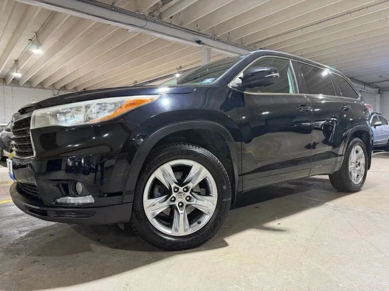 2015 Toyota Highlander - Image 2 of 12