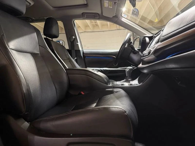 2015 Toyota Highlander - Image 11 of 12