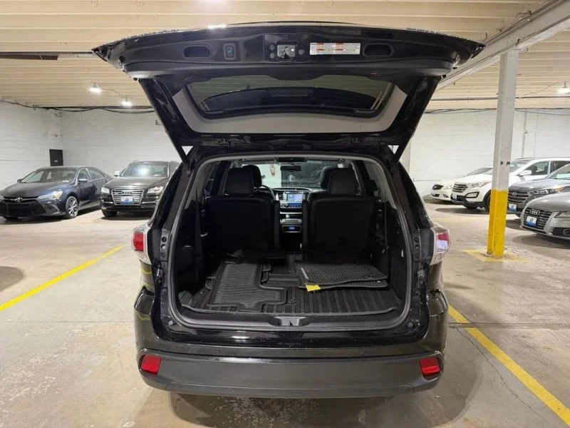 2015 Toyota Highlander - Image 8 of 12