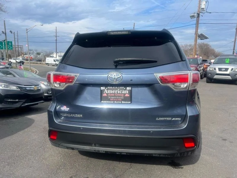 2015 Toyota Highlander - Image 9 of 12