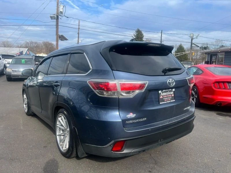 2015 Toyota Highlander - Image 8 of 12