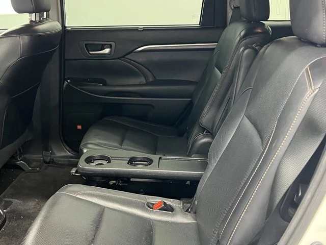 2015 Toyota Highlander - Image 8 of 8