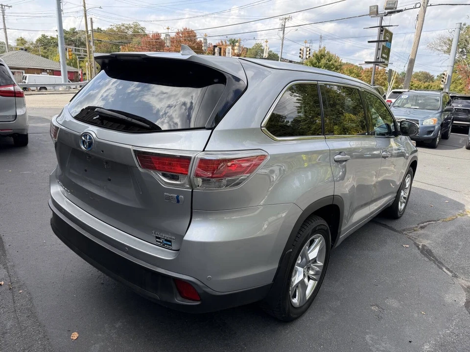 2015 Toyota Highlander - Image 16 of 21