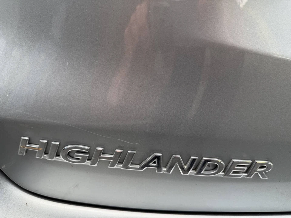 2015 Toyota Highlander - Image 14 of 21