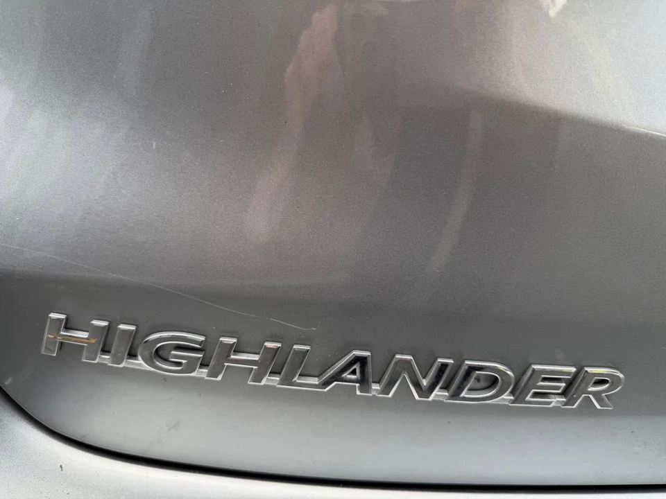 2015 Toyota Highlander - Image 15 of 21