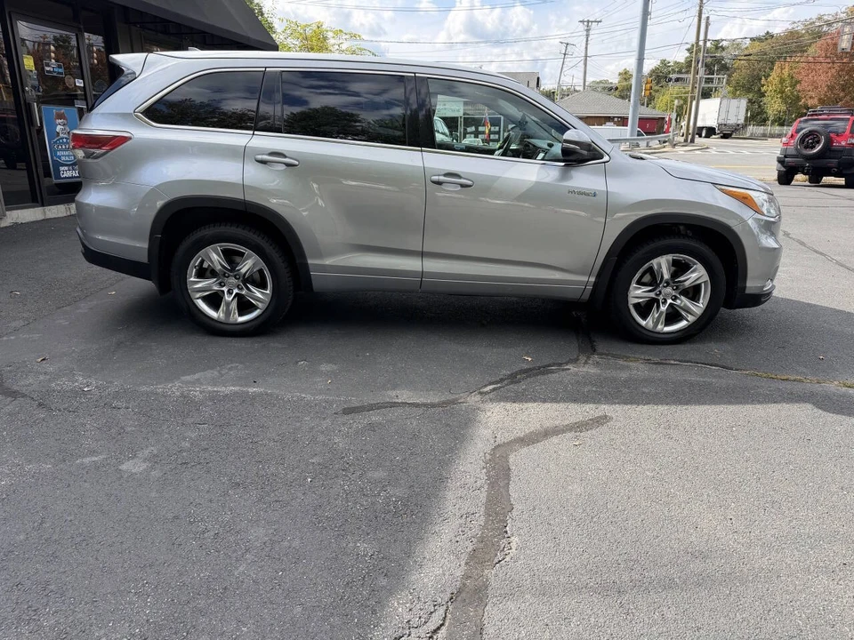 2015 Toyota Highlander - Image 18 of 21