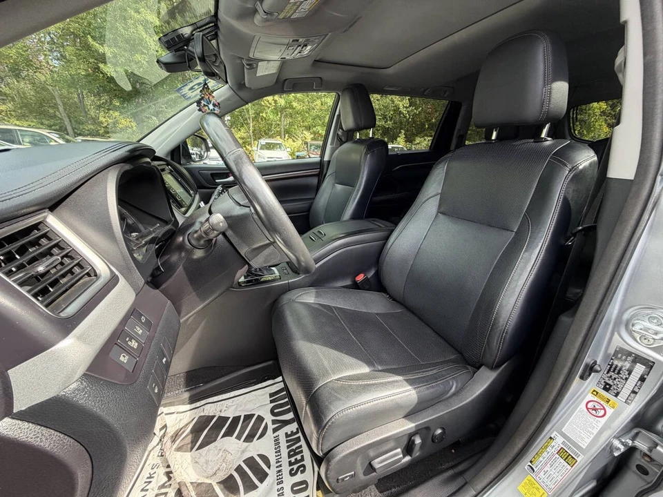 2015 Toyota Highlander - Image 19 of 21