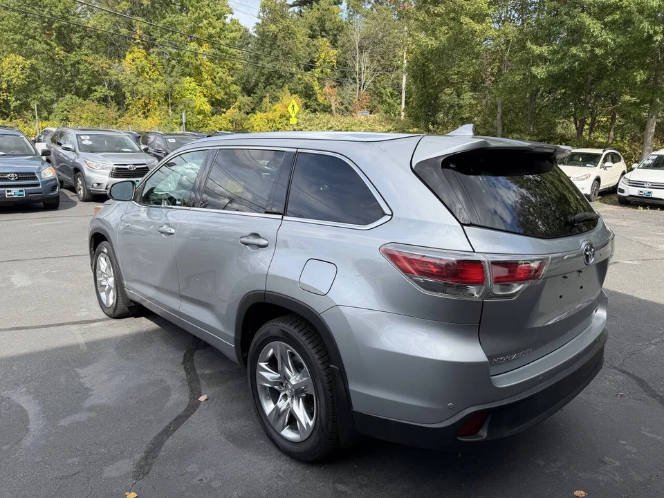 2015 Toyota Highlander - Image 9 of 21