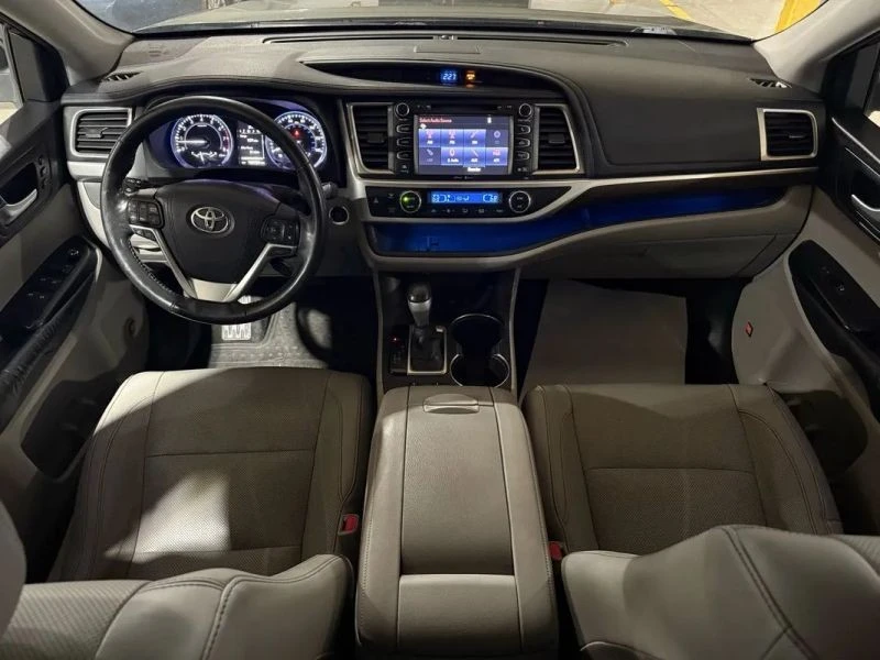 2015 Toyota Highlander - Image 8 of 12