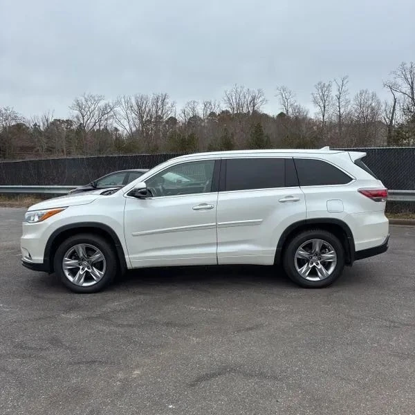 2015 Toyota Highlander - Image 3 of 12