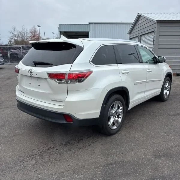 2015 Toyota Highlander - Image 8 of 12