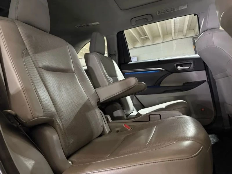 2015 Toyota Highlander - Image 12 of 12