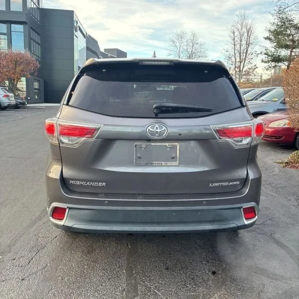 2015 Toyota Highlander - Image 7 of 12