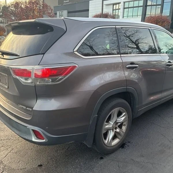 2015 Toyota Highlander - Image 9 of 12