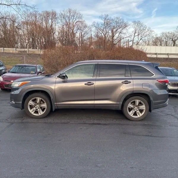2015 Toyota Highlander - Image 3 of 12