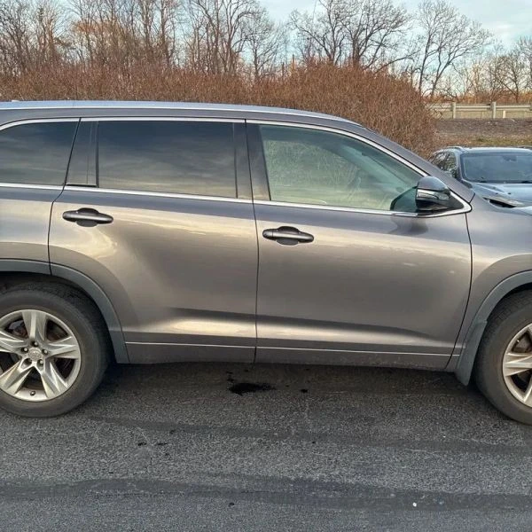 2015 Toyota Highlander - Image 11 of 12