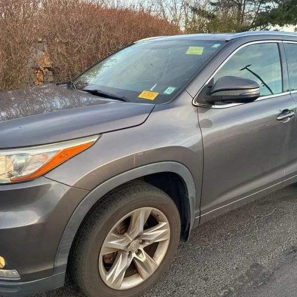 2015 Toyota Highlander - Image 2 of 12